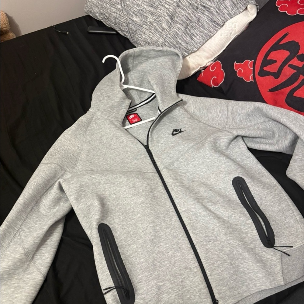 Nike Tech Heather Gray Hoodie with Black Trim